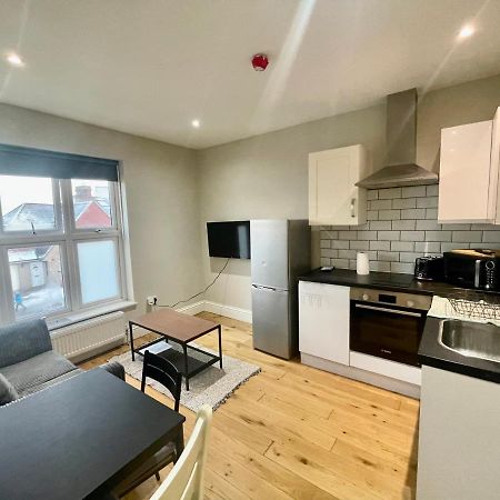 Cosy 1 Bedroom Flat! Londra Exterior foto