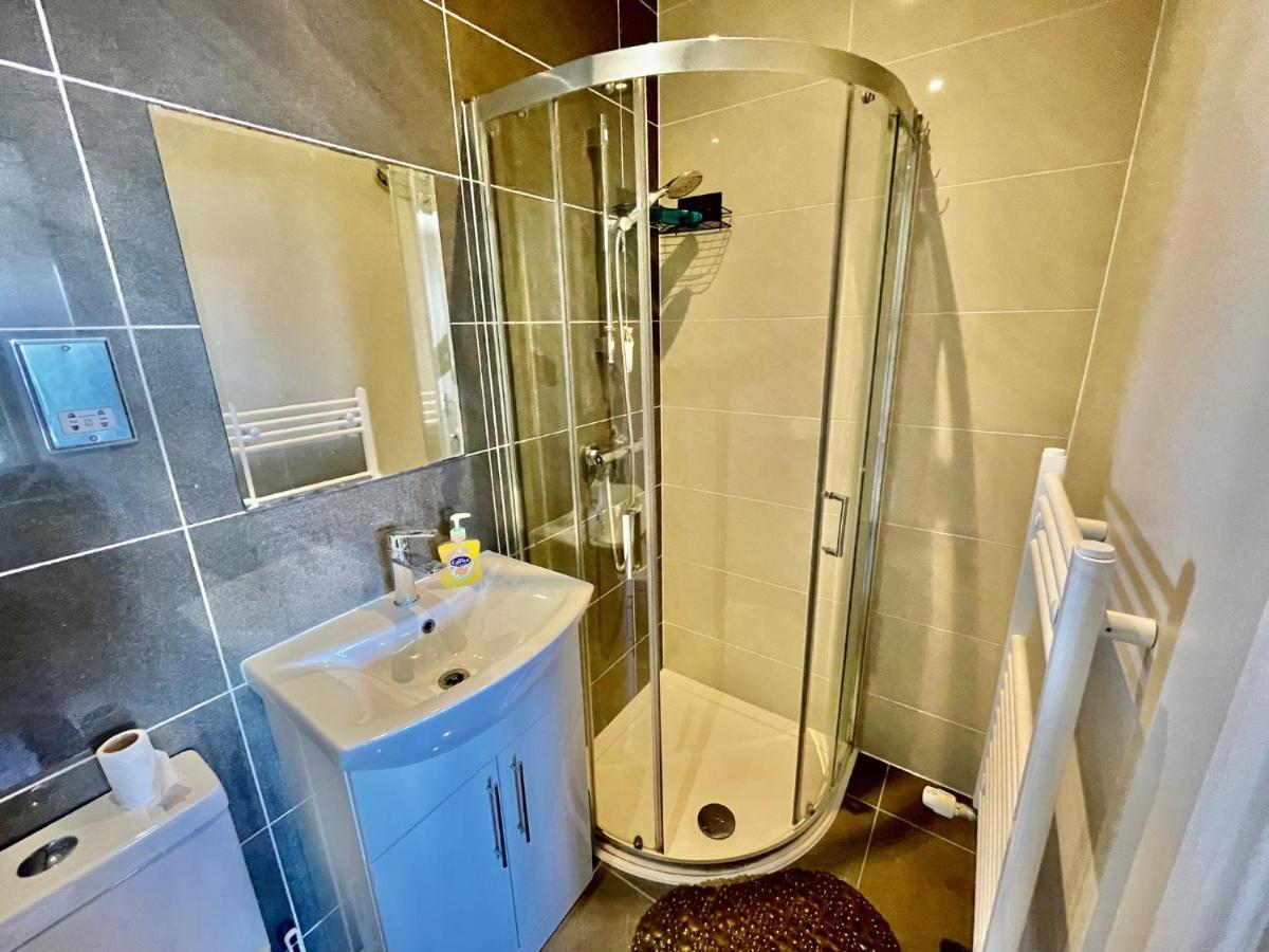 Cosy 1 Bedroom Flat! Londra Exterior foto