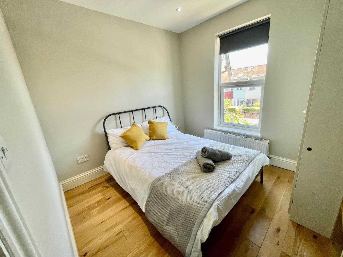 Cosy 1 Bedroom Flat! Londra Exterior foto